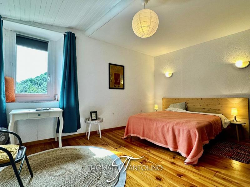 Maison - 410 m² - 10 pièces