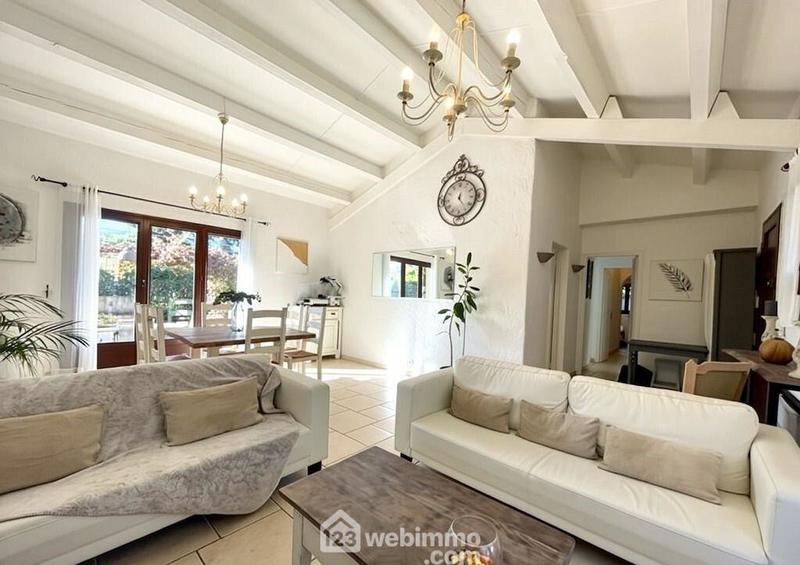 Villa - 100 m² - 4 pièces