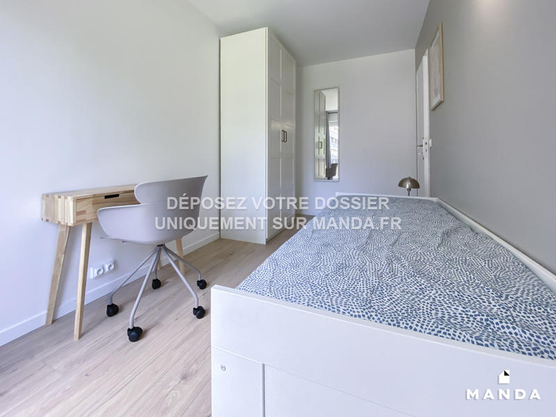 Chambre - 9 m² - 5 pièces