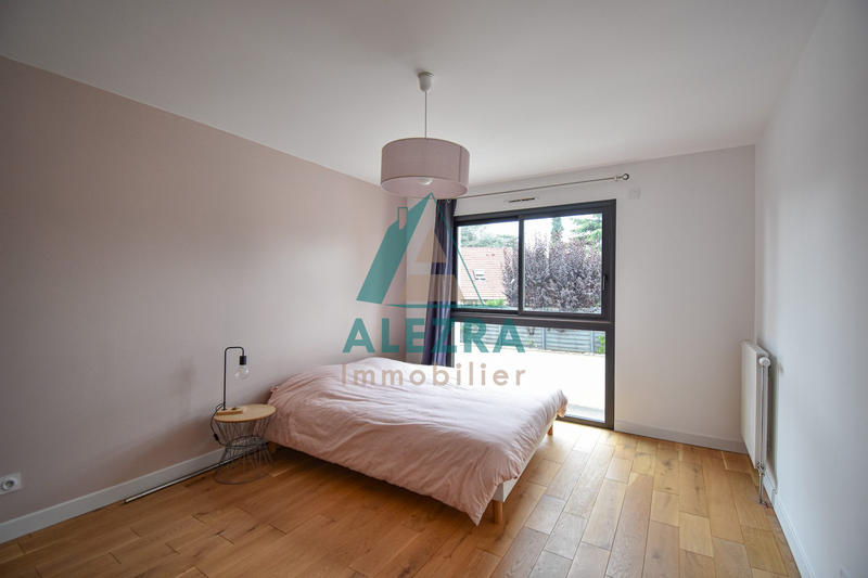 Maison - 181 m² - 7 pièces