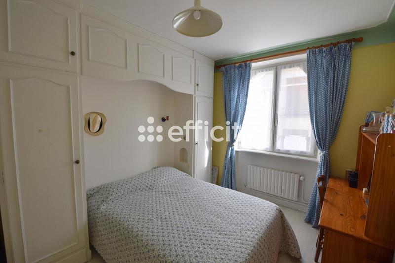 Maison - 211 m² - 11 pièces