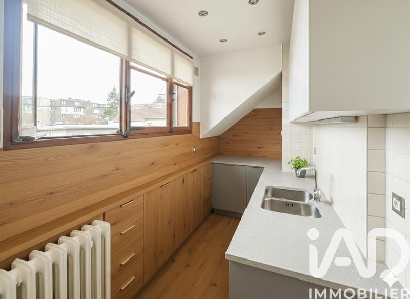 Maison - 143 m² - 8 pièces