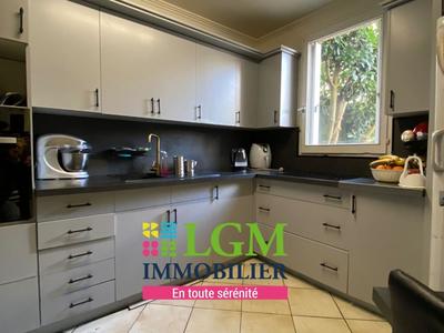Appartement - 93 m² - 5 pièces