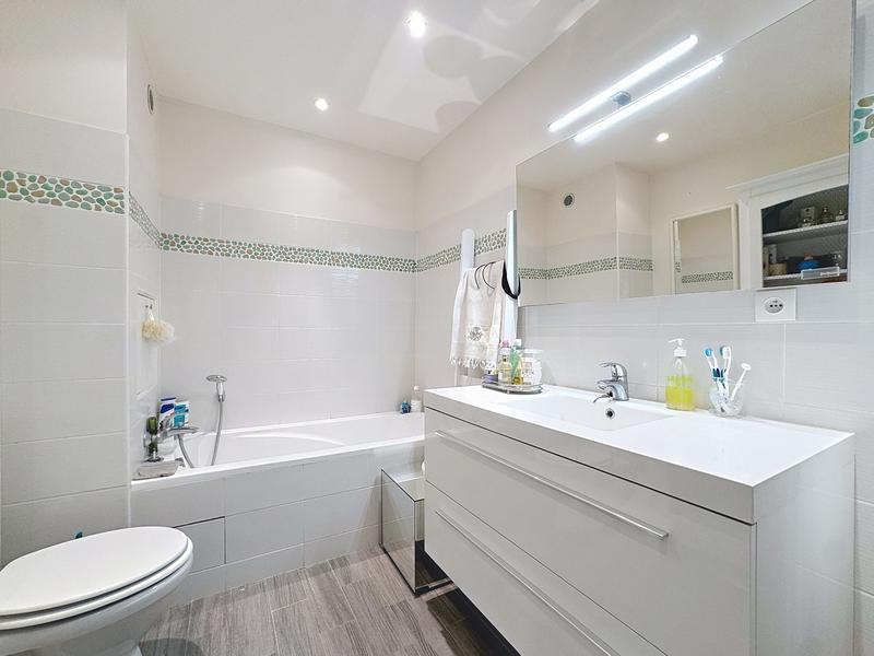 Appartement - 95 m² - 5 pièces