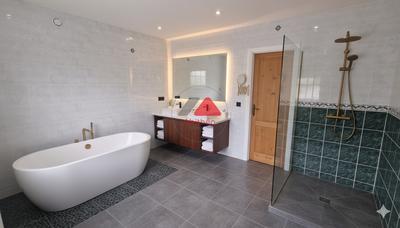 Appartement - 167 m² - 6 pièces