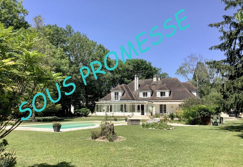 Propriété - 280 m² - 10 pièces