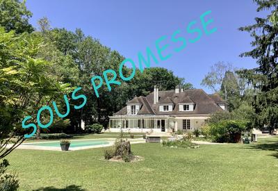 Propriété - 280 m² - 10 pièces