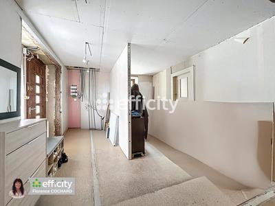 Maison - 408 m² - 13 pièces