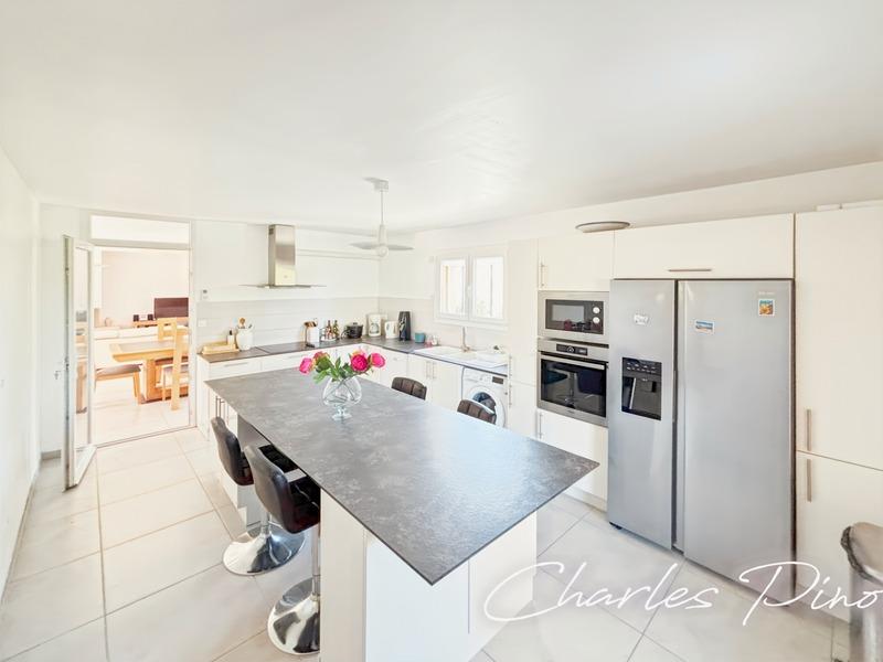 Maison - 200 m² - 7 pièces