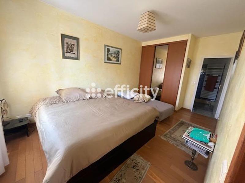 Maison - 227 m² - 7 pièces