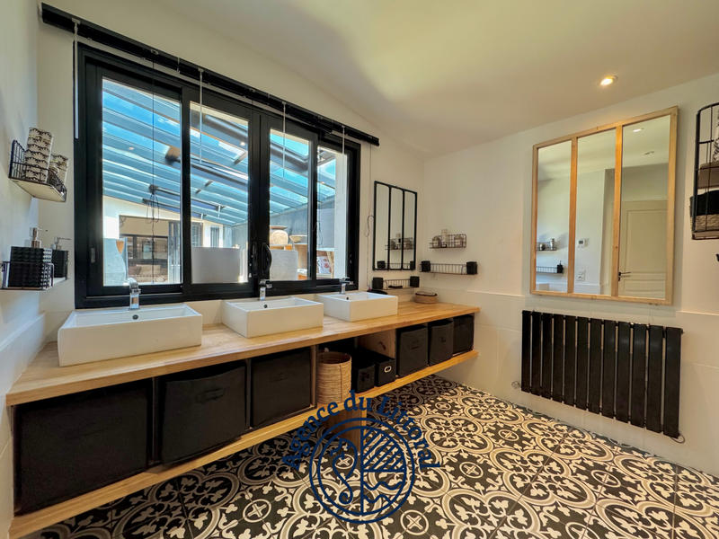 Maison - 166 m² - 6 pièces