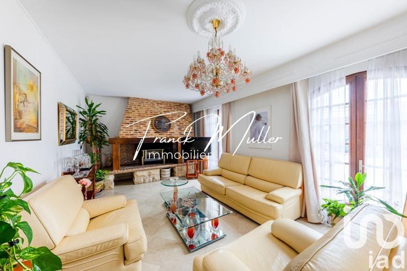 Maison - 270 m² - 9 pièces