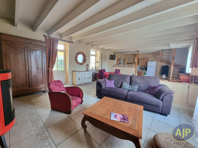 Maison - 102 m² - 4 pièces