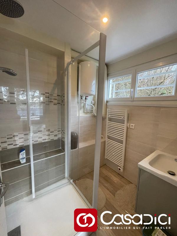 Maison traditionnelle - 146 m² - 4 pièces