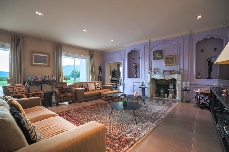 Maison - 680 m² - 19 pièces