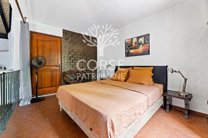 Villa - 206 m² - 6 pièces