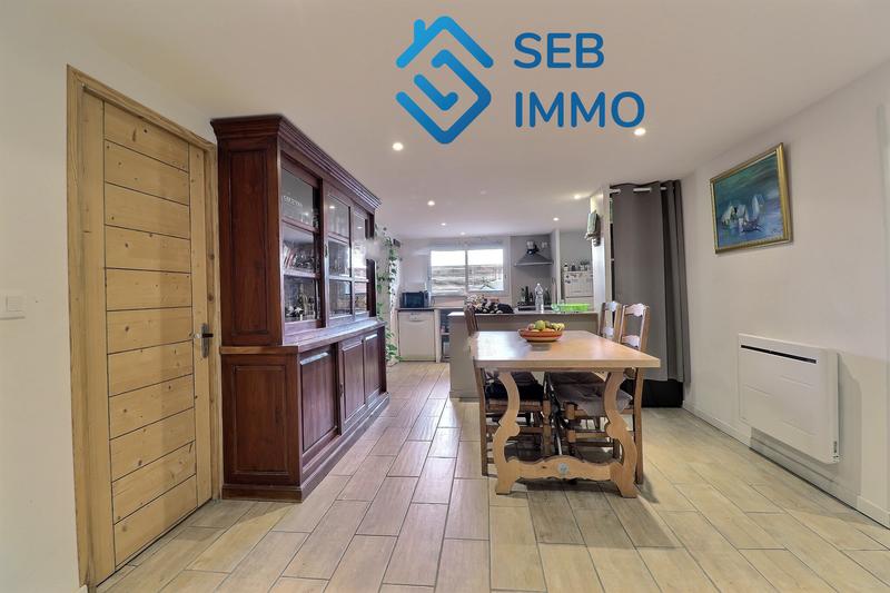 Local commercial - 202 m² - 7 pièces