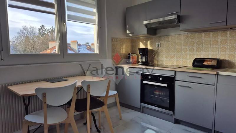 Appartement - 98 m² - 4 pièces