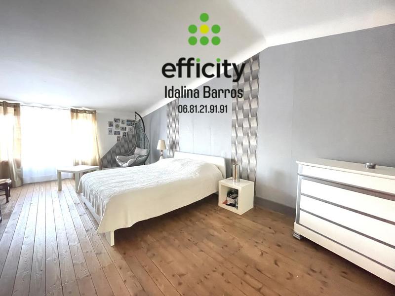 Maison - 275 m² - 10 pièces