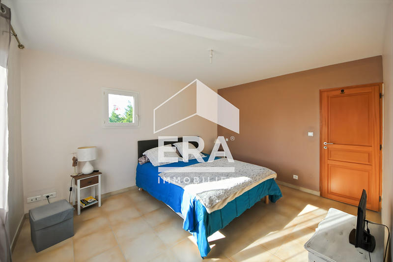 Maison - 250 m² - 6 pièces