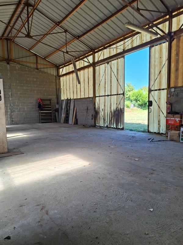 Grange - 175 m² - 1 pièce