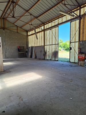 Grange - 175 m² - 1 pièce