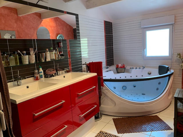 Maison - 185 m² - 7 pièces