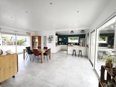 Propriété - 184 m² - 8 pièces