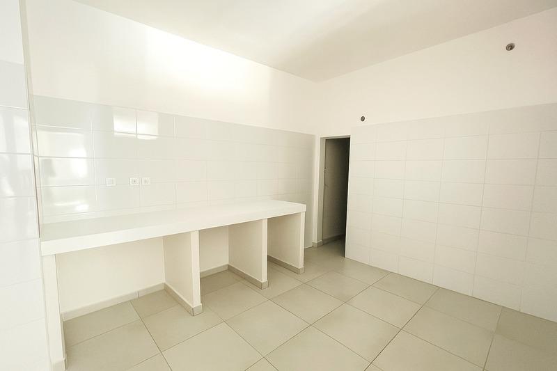 Local commercial - 50 m² - 4 pièces