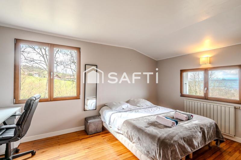 Maison - 230 m² - 7 pièces