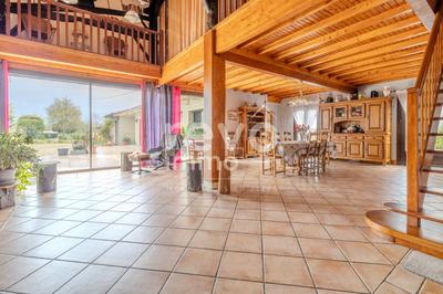 Maison - 478 m² - 12 pièces