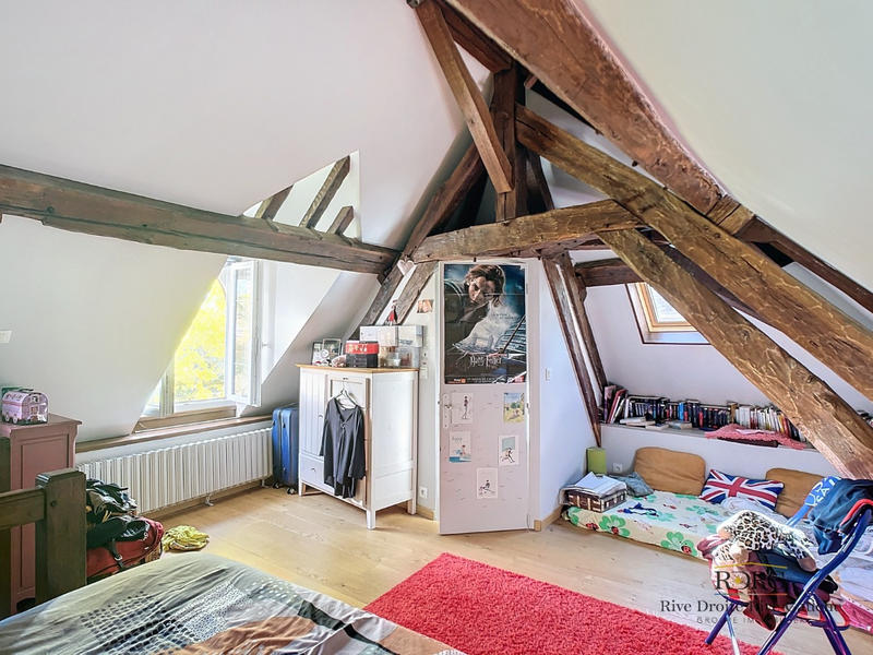 Maison - 214 m² - 8 pièces