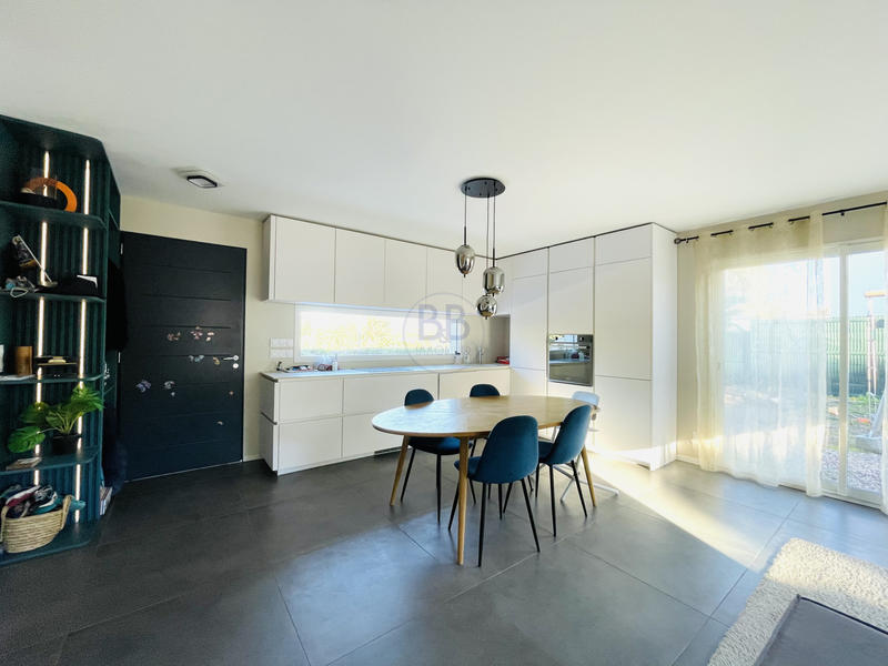 Villa - 90 m² - 4 pièces