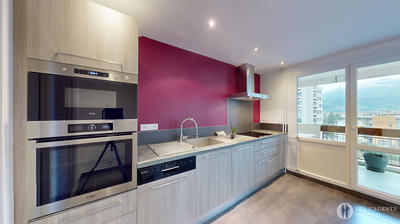 Appartement - 95 m² - 5 pièces