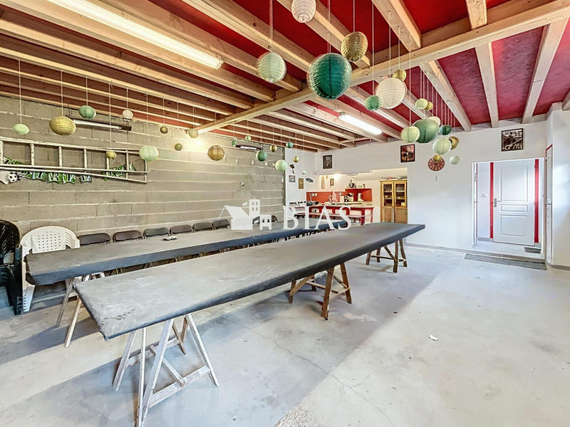 Maison - 300 m² - 7 pièces