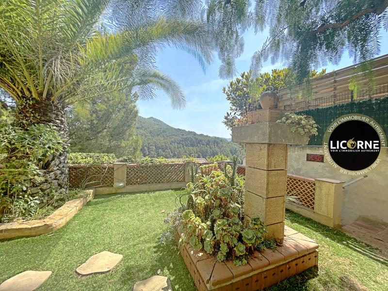 Maison - 180 m² - 7 pièces