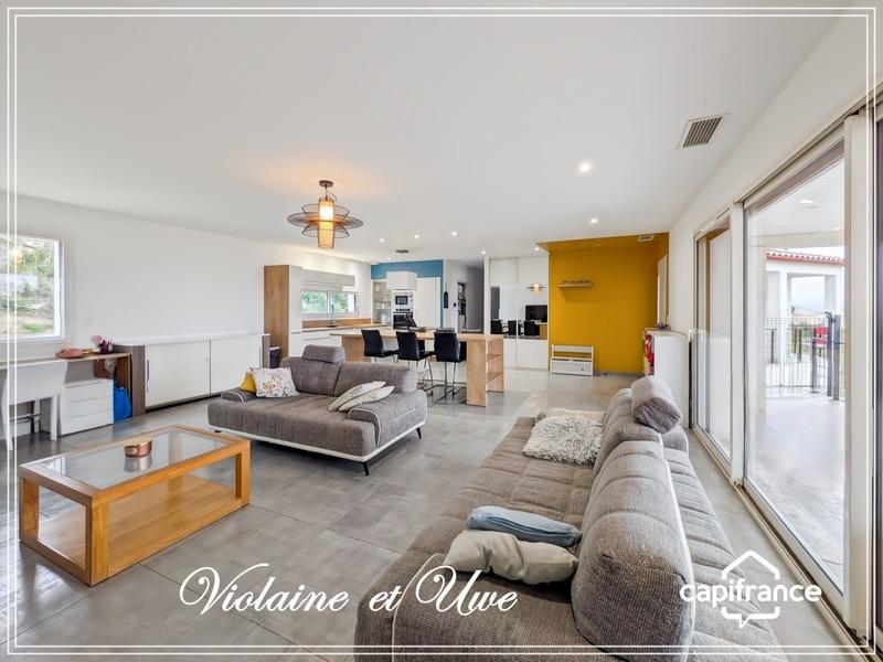 Villa - 159 m² - 8 pièces