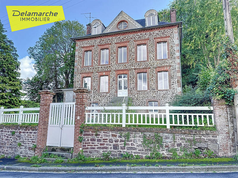 Maison - 188 m² - 9 pièces