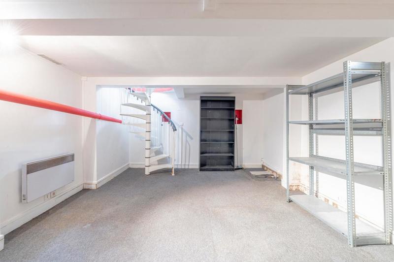 Bureau - 95 m² - 6 pièces