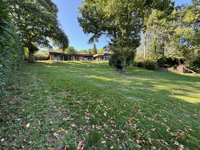 Maison - 168 m² - 9 pièces