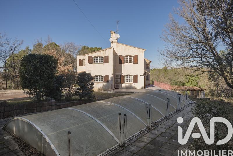 Maison - 226 m² - 8 pièces