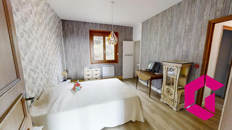 Maison - 293 m² - 11 pièces