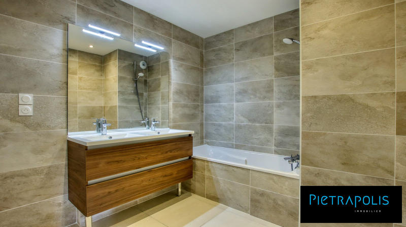 Appartement - 82 m² - 4 pièces