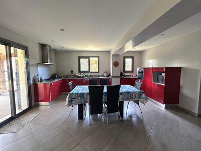 Maison - 202 m² - 5 pièces