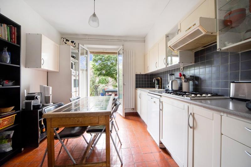 Maison - 186 m² - 9 pièces