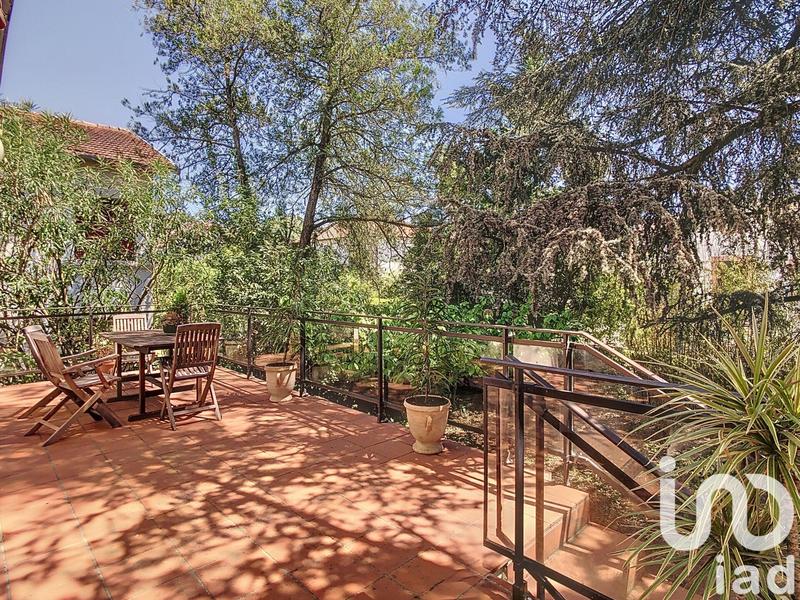 Maison - 260 m² - 10 pièces