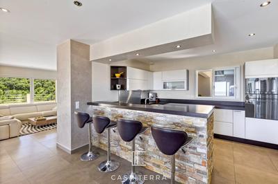 Villa - 271 m² - 9 pièces