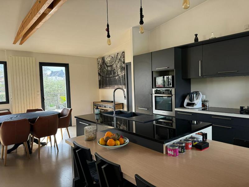 Local d'activité / Entrepôt - 245 m² - 9 pièces