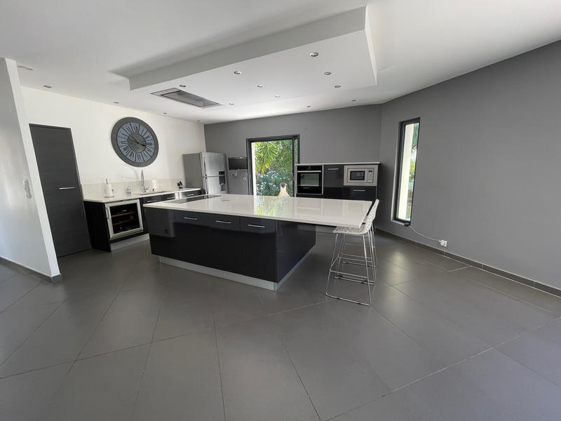 Villa - 220 m² - 9 pièces