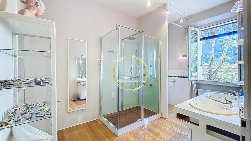 Maison de village - 196 m² - 10 pièces